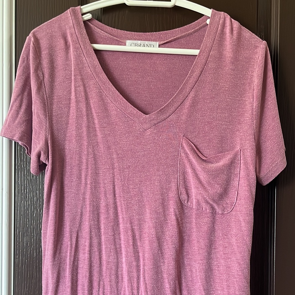 Blush V-neck with pocket